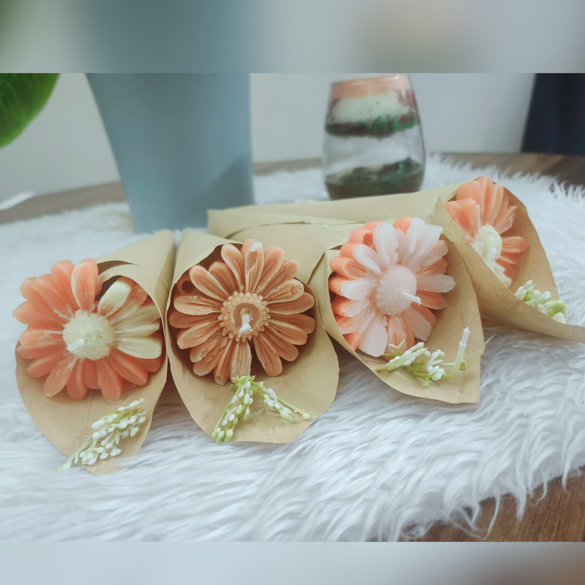 Daisy Flower bouquet Scented Candle.