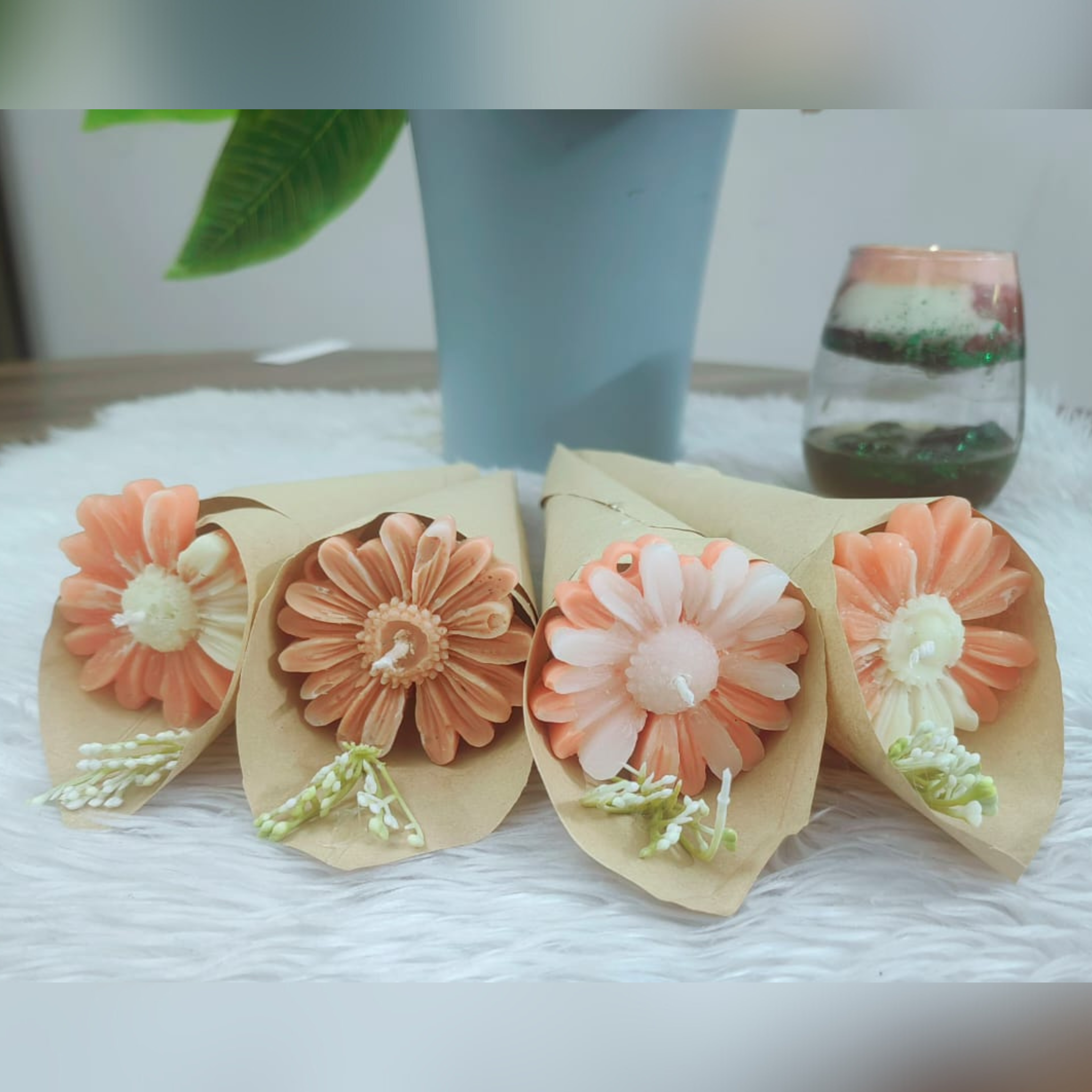 Daisy Flower bouquet Scented Candle.